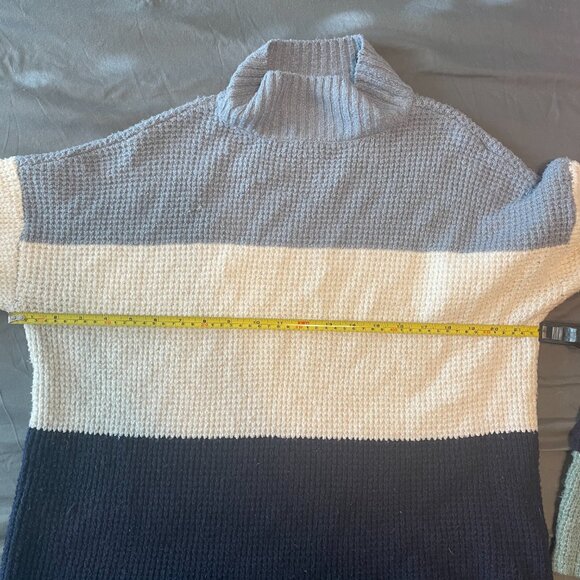 SO Colorblock Blue and White Women's Sweater Size L - Picture 5 of 6
